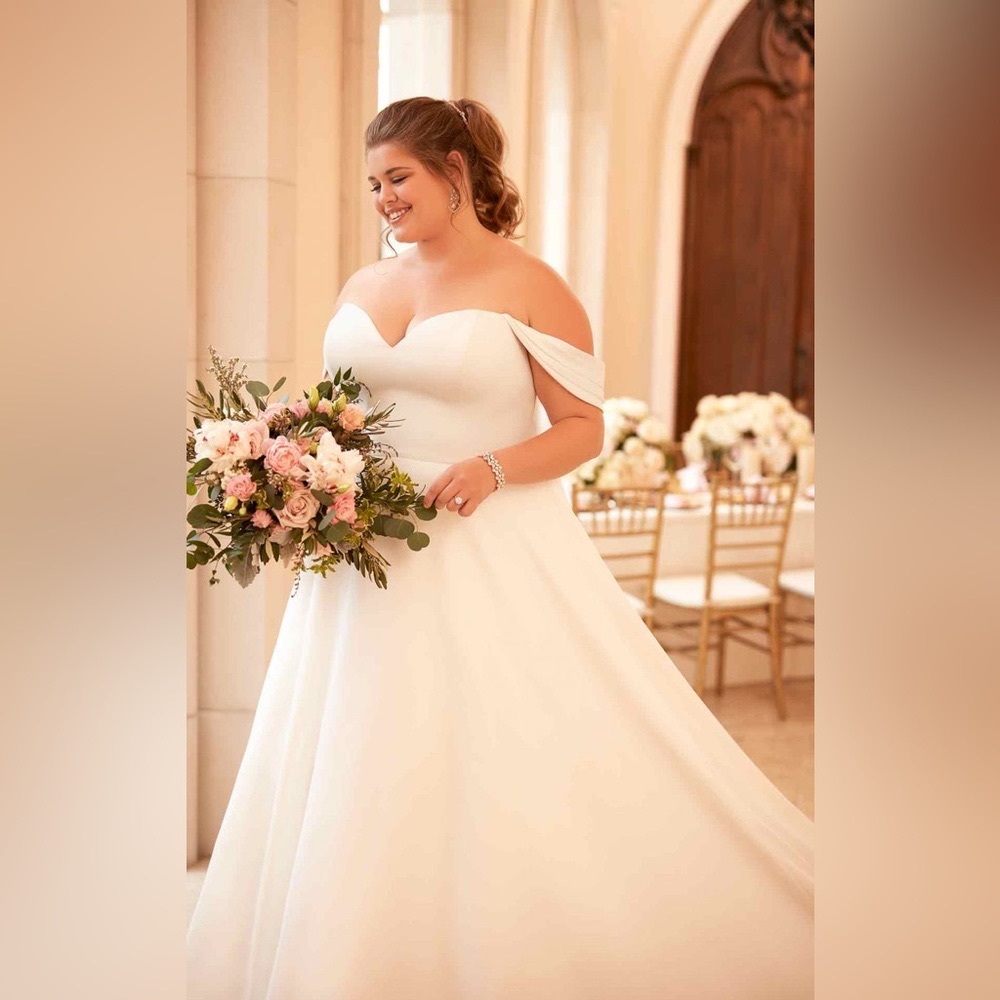 NWT Stella York Satin Wedding Gown 6718 Size 22 Unaltered Ivory